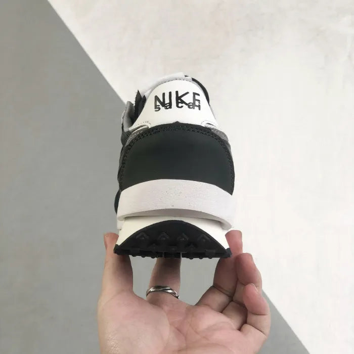 N - SNEAKERS