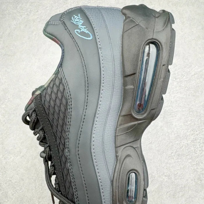 C - SNEAKERS