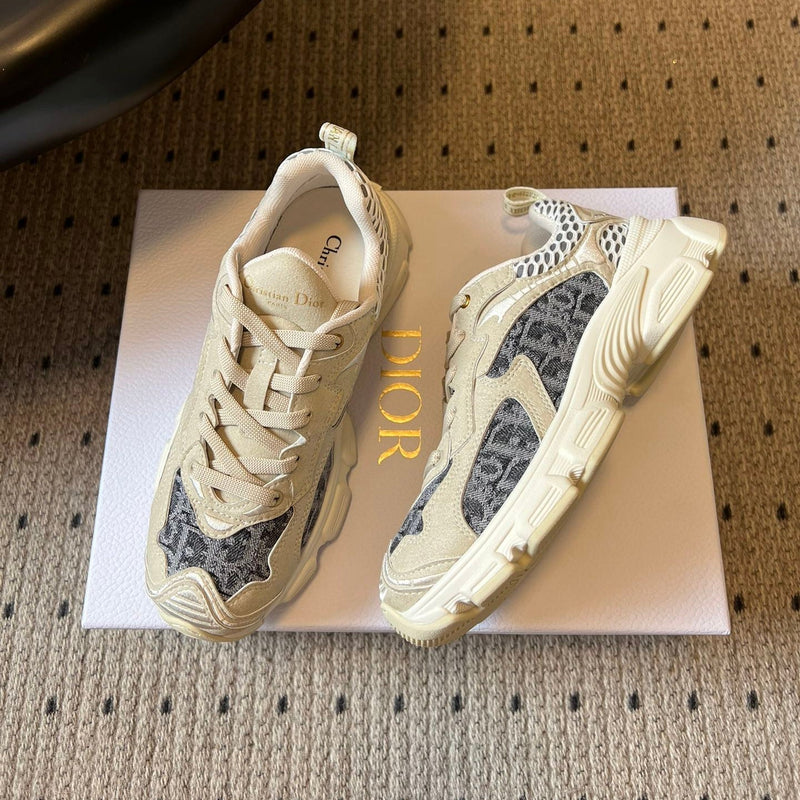 D-Sneaker