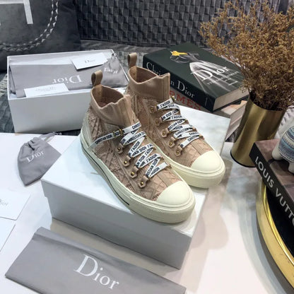 D - SNEAKERS