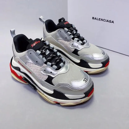 B - SNEAKERS