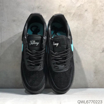 N - SNEAKERS