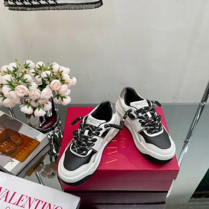 V - SNEAKERS