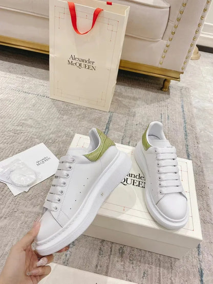 A - SNEAKERS