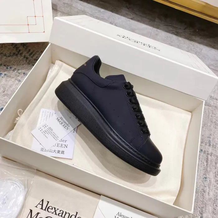 A - SNEAKERS