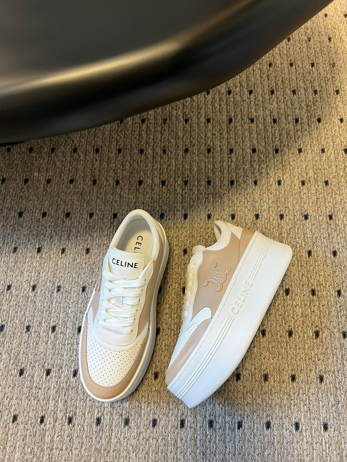 S-Sneakers