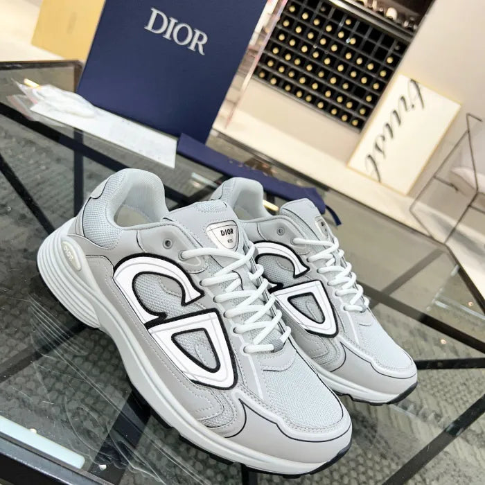 B - SNEAKERS