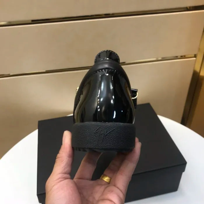 G - SNEAKERS