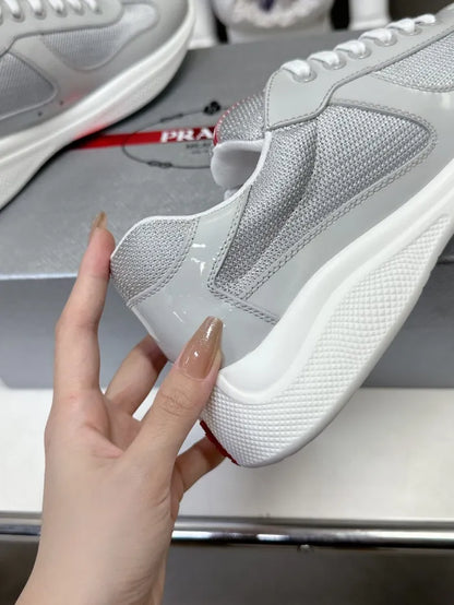 P - SNEAKERS