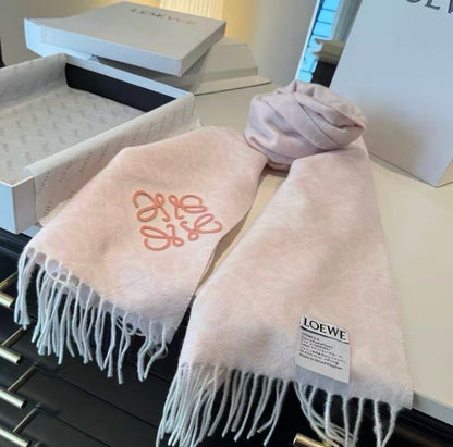 Soft fog powder jacquard embroidered fringed scarf, soft warm shawl in autumn and winter, temperament commuting versatile scarf