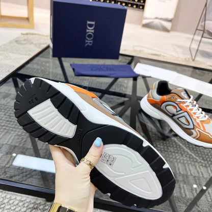 D - SNEAKERS