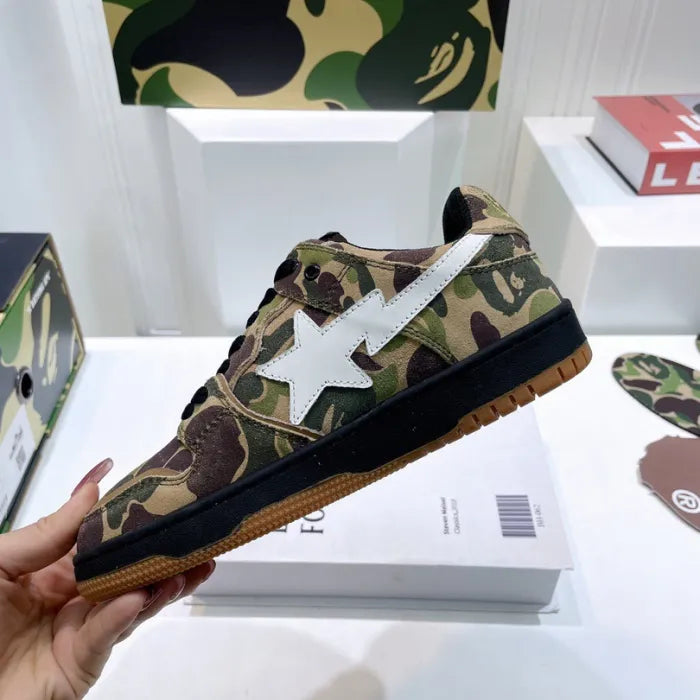 B - SNEAKERS