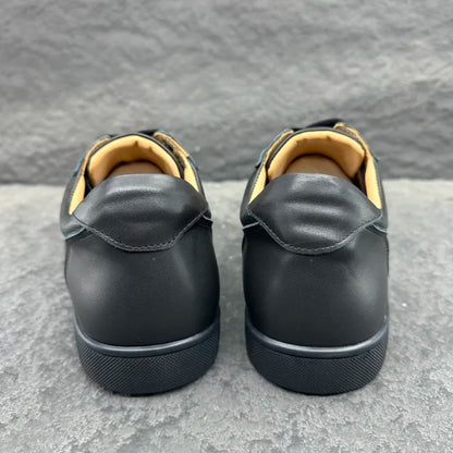 C - SNEAKERS