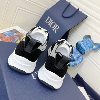 D - SNEAKERS