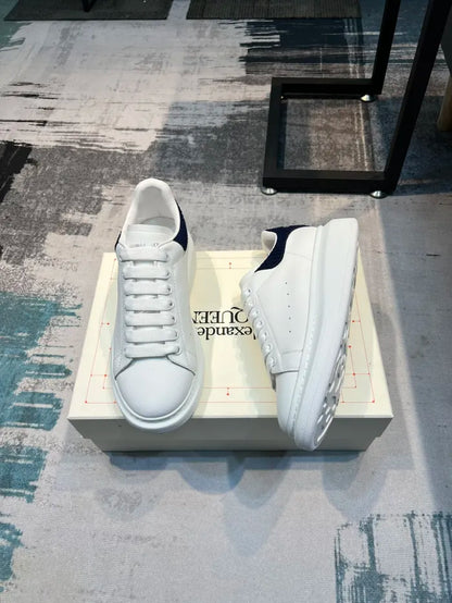A - SNEAKERS