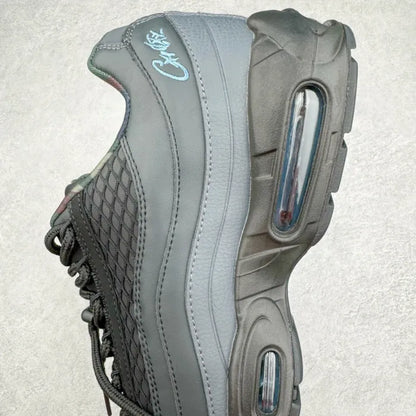 C - SNEAKERS