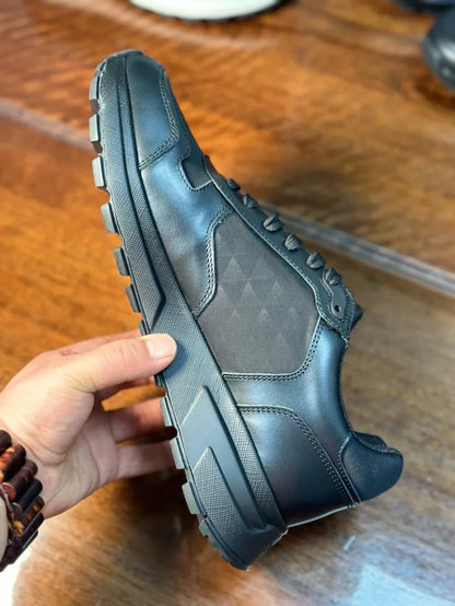 P - SNEAKERS