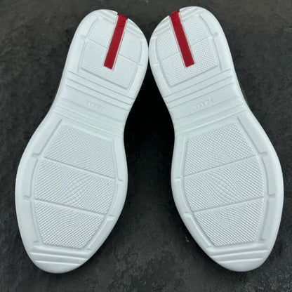 P - SNEAKERS