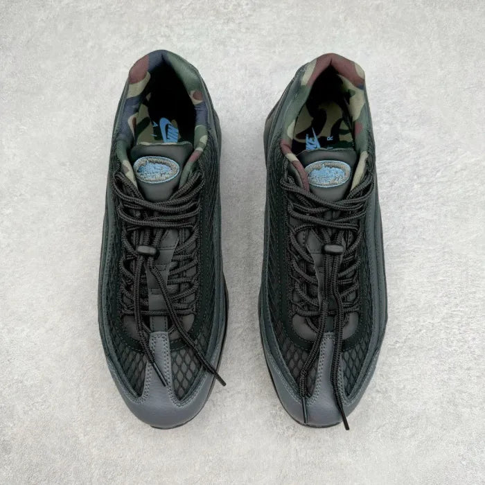 C - SNEAKERS