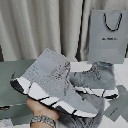 B - SNEAKERS