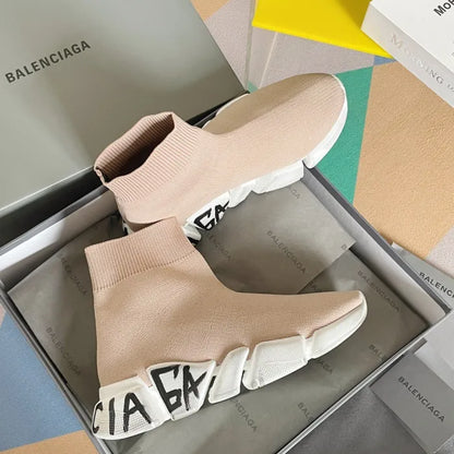 B - SNEAKERS