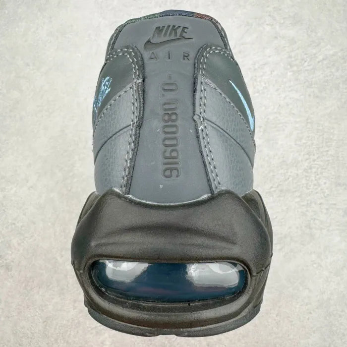 C - SNEAKERS