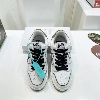 B - SNEAKERS