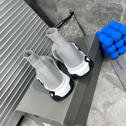 B - SNEAKERS
