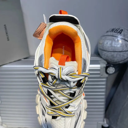 B - SNEAKERS