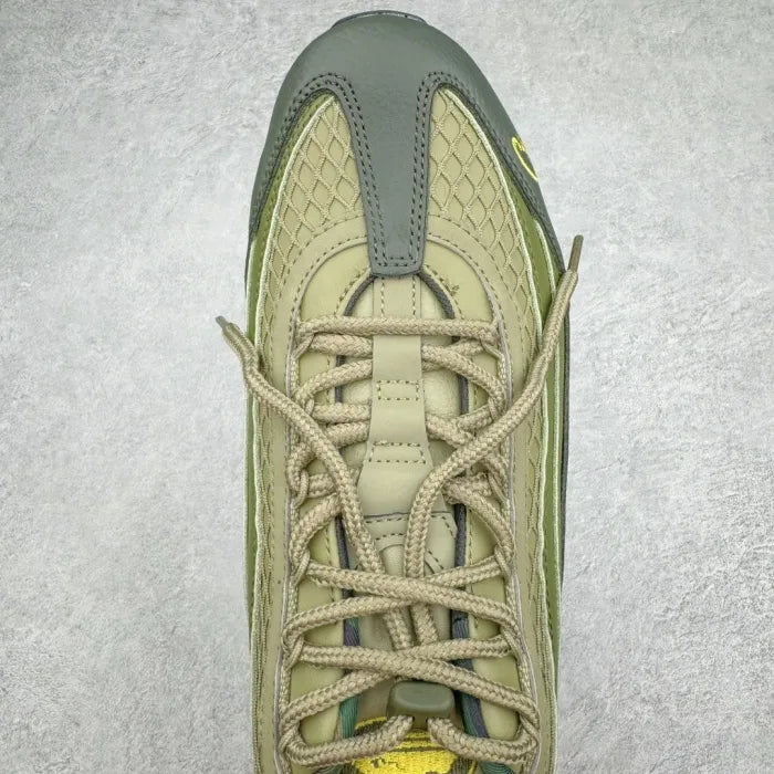 C - SNEAKERS