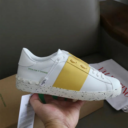 V - SNEAKERS