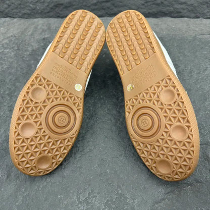 M - SNEAKERS