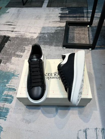 A - SNEAKERS