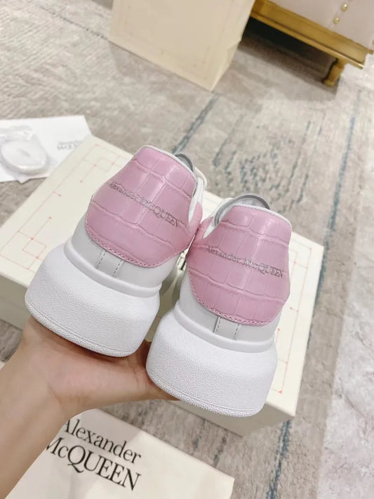 A - SNEAKERS