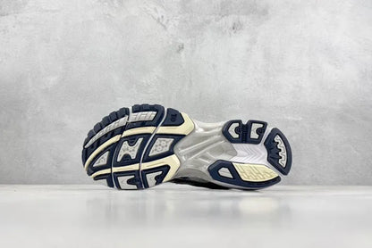 A - SNEAKERS
