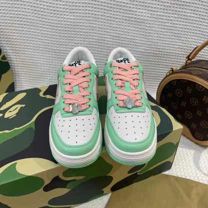 B - SNEAKERS
