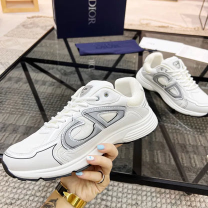 B - SNEAKERS