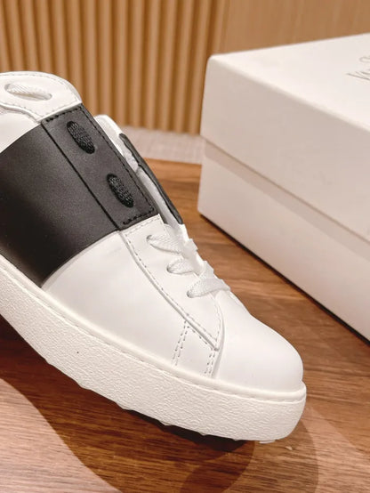 V - SNEAKERS