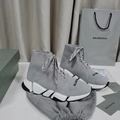 B - SNEAKERS