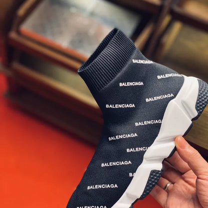B - SNEAKERS