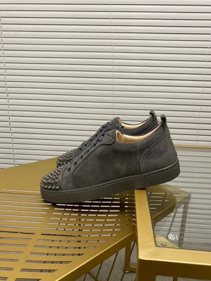 C - SNEAKERS