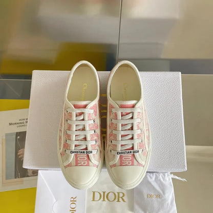D - SNEAKERS