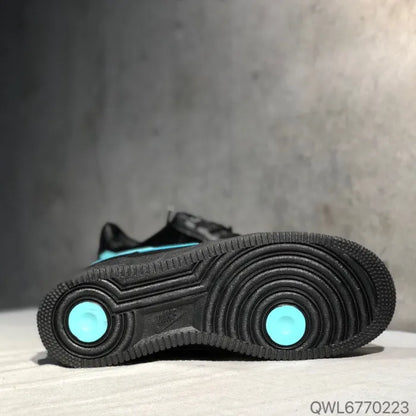 N - SNEAKERS