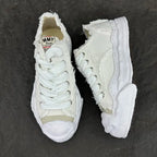 A - SNEAKERS