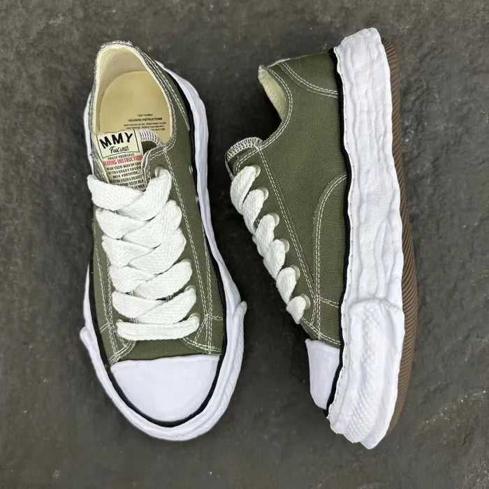 M - SNEAKERS