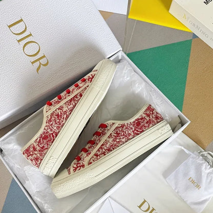 D - SNEAKERS