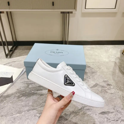 P - SNEAKERS