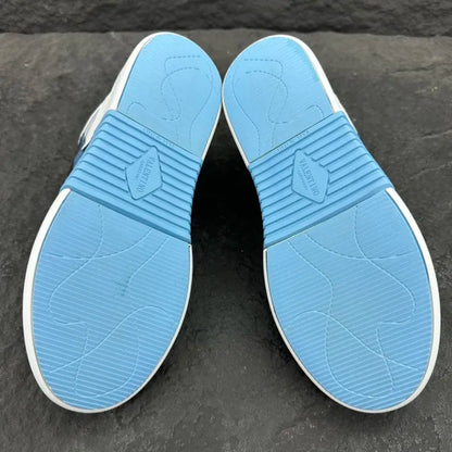 V - SNEAKERS