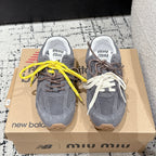 M-Sneakers