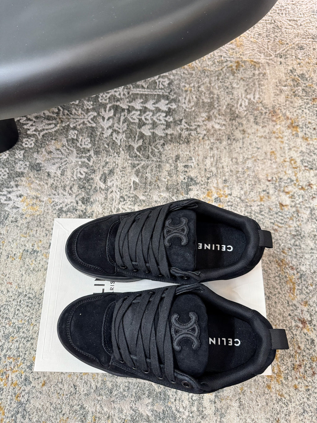 S-Sneakers